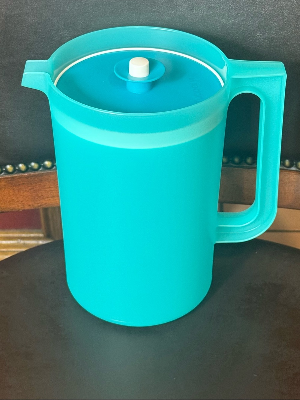 Tupperware Pitcher 2qt Aqua